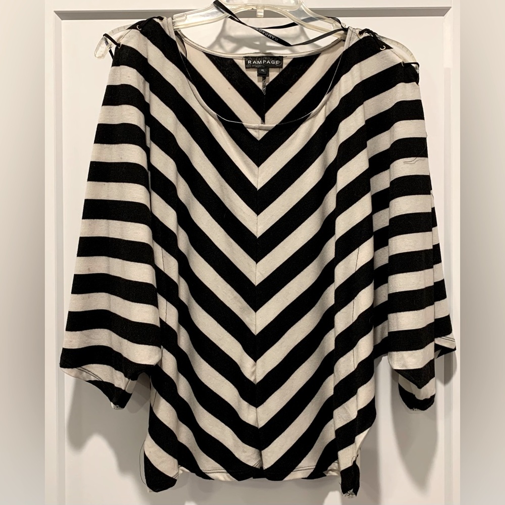 RAMPAGE Black and Ivory Chevron-Striped Batwing Top